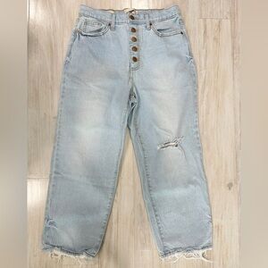 Universal Thread Vintage Straight Fit in Faded Blue